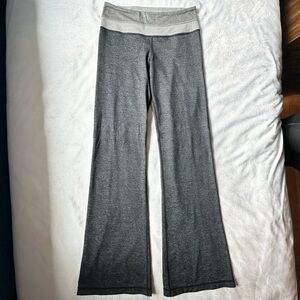 Lululemon Full Length Fit & Flare Yoga Pants 4 R gray sweats activewear workout